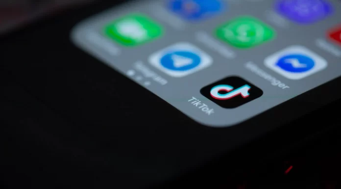 A lassított felvétel effektus használata a TikTok videókban